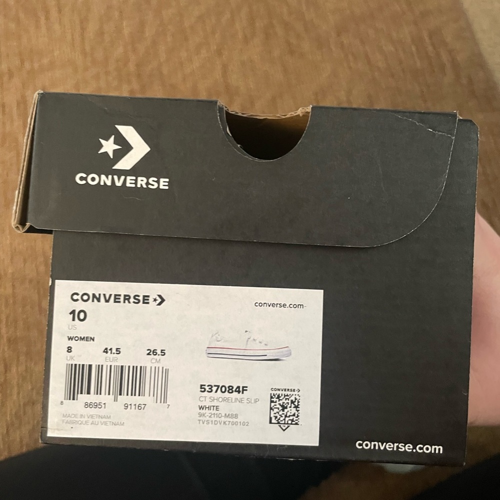 Trendy converse!